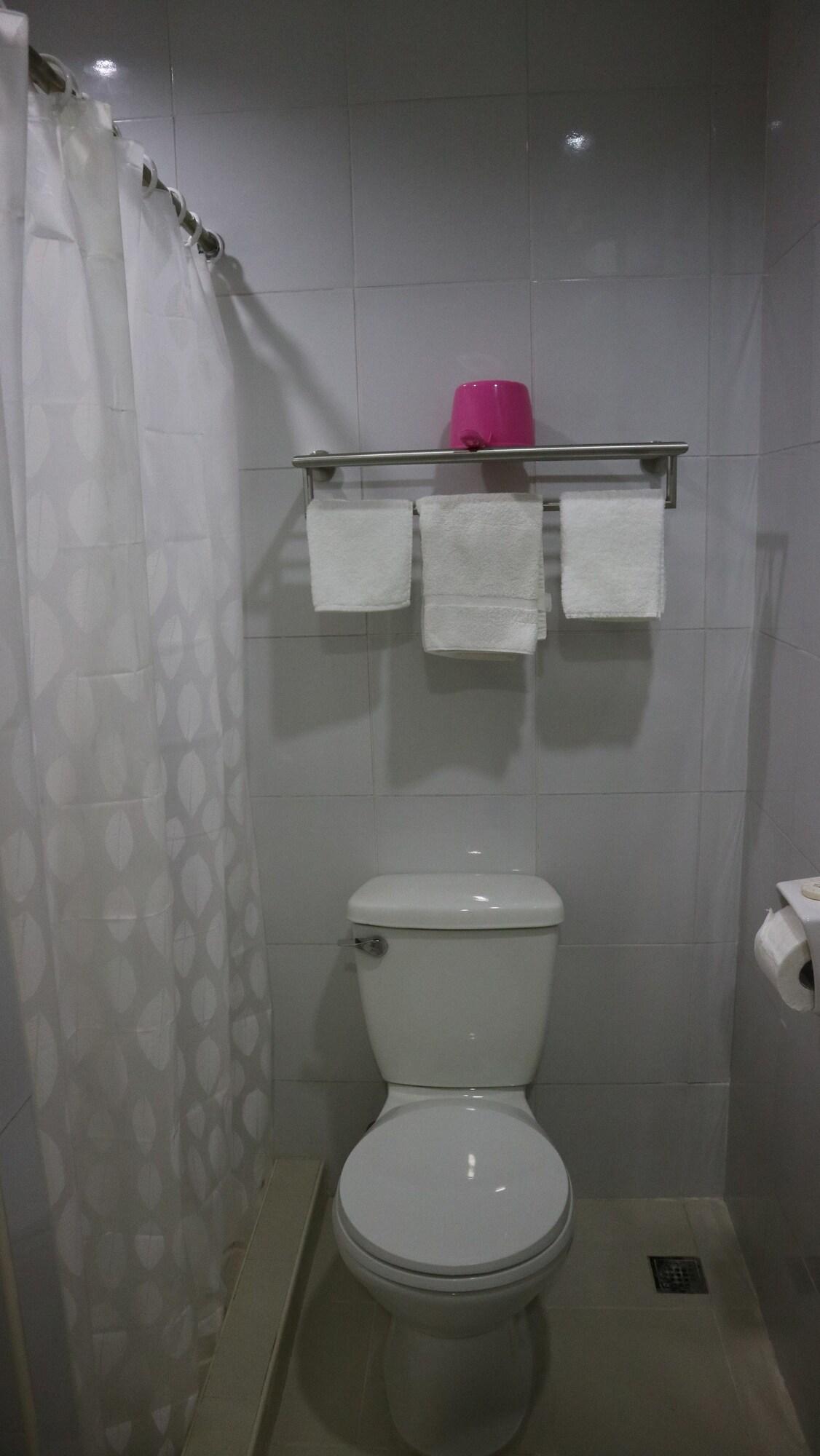 Doniti Suites And Events Place Mandaluyong ภายนอก รูปภาพ
